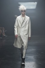 ユリウス 2015年春夏コレクション - 幾何学面で構成された人体｜写真38