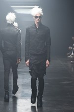 ユリウス 2015年春夏コレクション - 幾何学面で構成された人体｜写真42