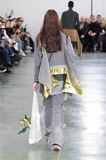 アンダーカバー 2024-25年秋冬ウィメンズコレクション、“いつも通り”の日常着に加える特別感｜写真26