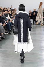 アンダーカバー 2024-25年秋冬ウィメンズコレクション、“いつも通り”の日常着に加える特別感｜写真38