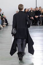 アンダーカバー 2024-25年秋冬ウィメンズコレクション、“いつも通り”の日常着に加える特別感｜写真42