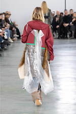 アンダーカバー 2024-25年秋冬ウィメンズコレクション、“いつも通り”の日常着に加える特別感｜写真46