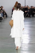 アンダーカバー 2024-25年秋冬ウィメンズコレクション、“いつも通り”の日常着に加える特別感｜写真54