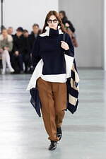 アンダーカバー 2024-25年秋冬ウィメンズコレクション、“いつも通り”の日常着に加える特別感｜写真57