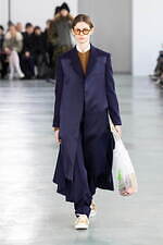 アンダーカバー 2024-25年秋冬ウィメンズコレクション、“いつも通り”の日常着に加える特別感｜写真61