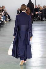 アンダーカバー 2024-25年秋冬ウィメンズコレクション、“いつも通り”の日常着に加える特別感｜写真62