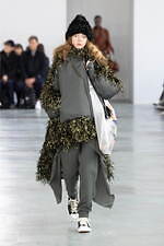 アンダーカバー 2024-25年秋冬ウィメンズコレクション、“いつも通り”の日常着に加える特別感｜写真63