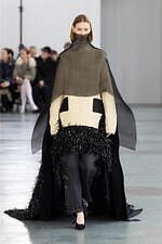 アンダーカバー 2024-25年秋冬ウィメンズコレクション、“いつも通り”の日常着に加える特別感｜写真69