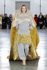 アンダーカバー 2024-25年秋冬ウィメンズコレクション、“いつも通り”の日常着に加える特別感｜写真71