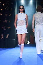 カサブランカ 2024-25年秋冬コレクション、古代ギリシャの神秘と現代性の融合｜写真10