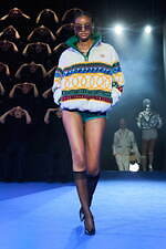 カサブランカ 2024-25年秋冬コレクション、古代ギリシャの神秘と現代性の融合｜写真32