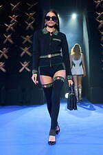 カサブランカ 2024-25年秋冬コレクション、古代ギリシャの神秘と現代性の融合｜写真40