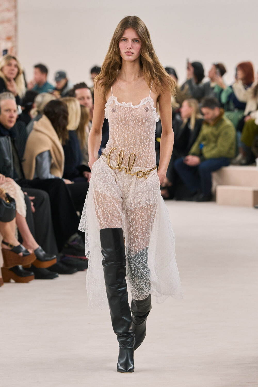 クロエ(Chloé) 2024-25年秋冬ウィメンズコレクション  - 写真2