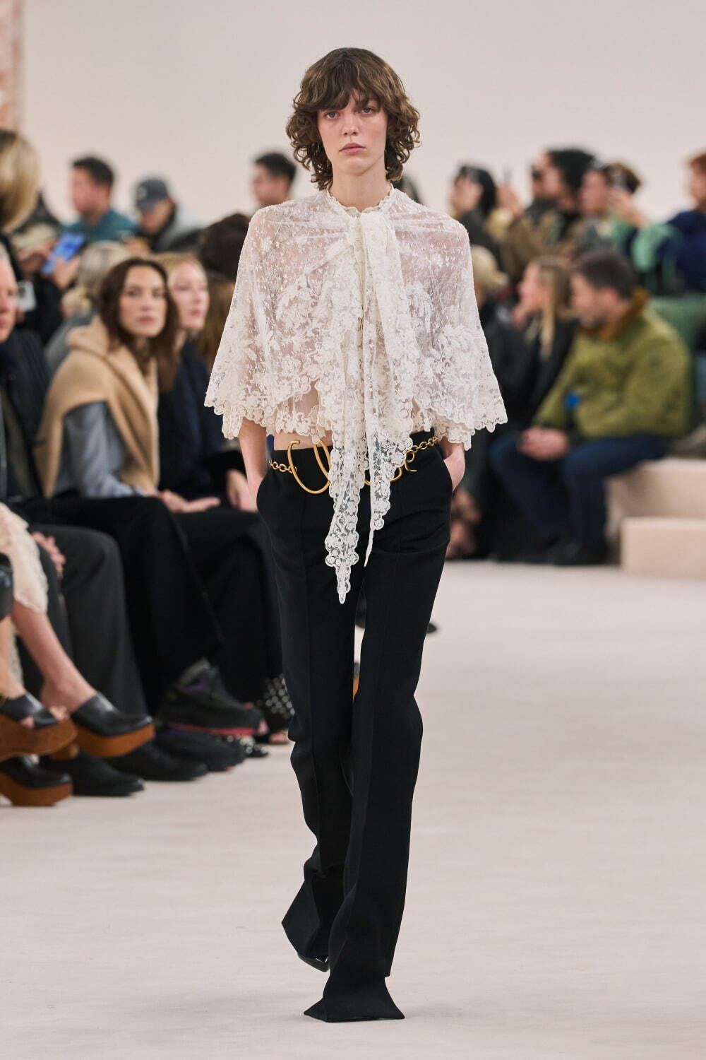 クロエ(Chloé) 2024-25年秋冬ウィメンズコレクション  - 写真3