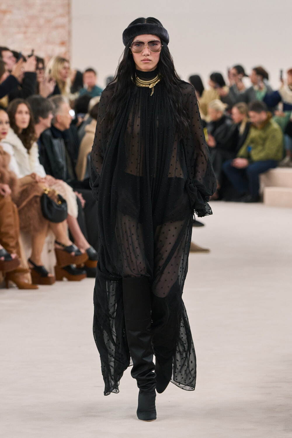 クロエ(Chloé) 2024-25年秋冬ウィメンズコレクション  - 写真4