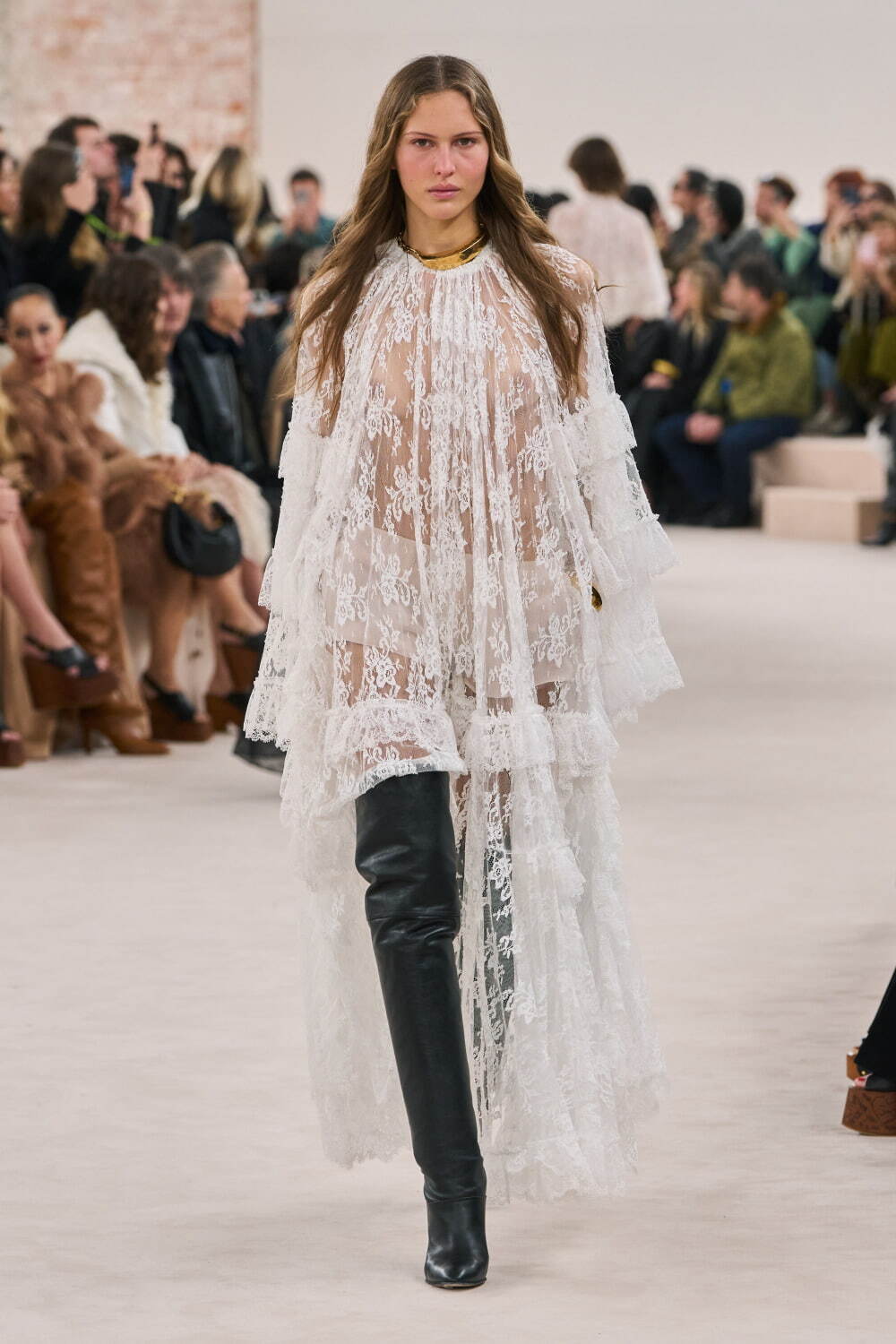 クロエ(Chloé) 2024-25年秋冬ウィメンズコレクション  - 写真8