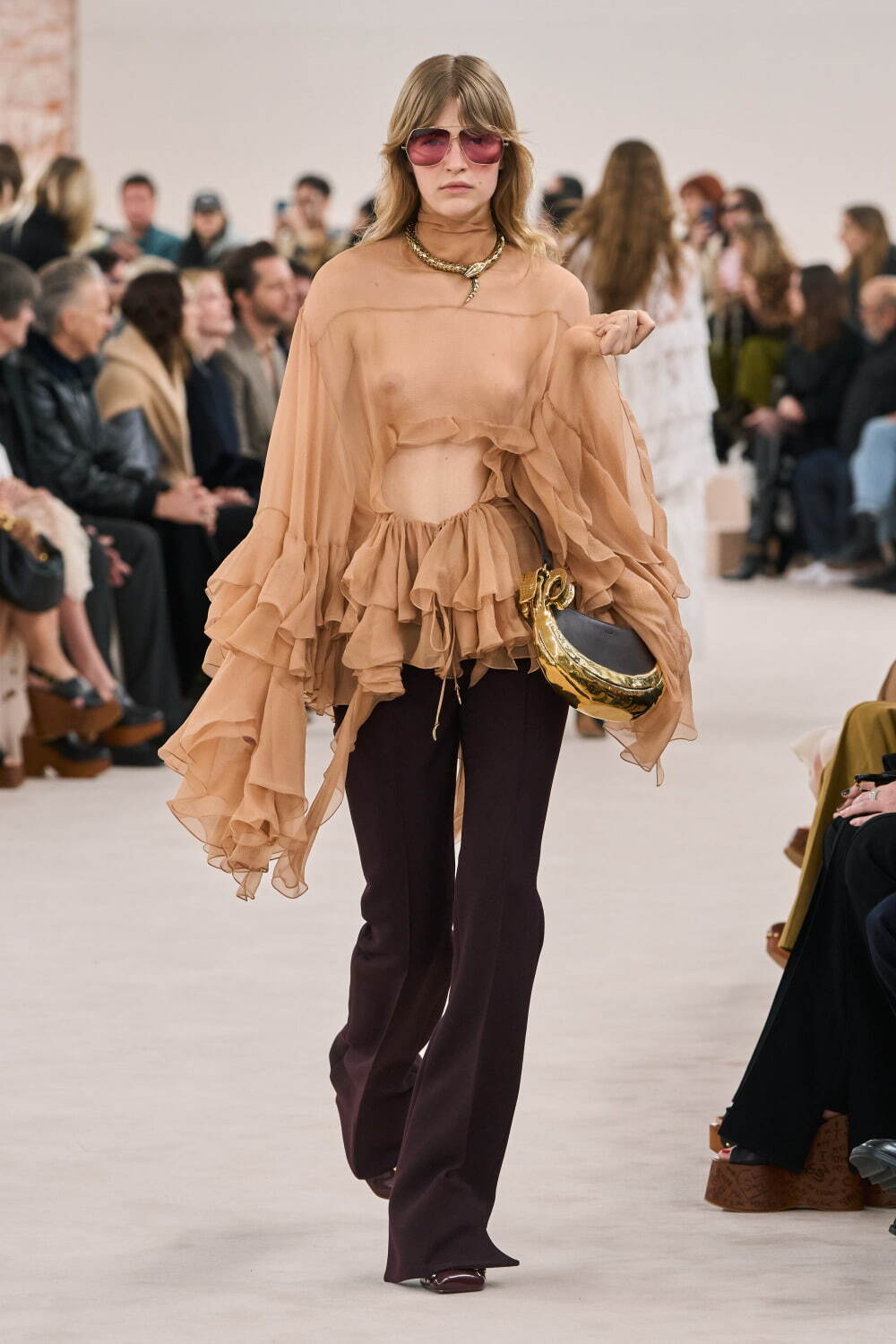 クロエ(Chloé) 2024-25年秋冬ウィメンズコレクション  - 写真12