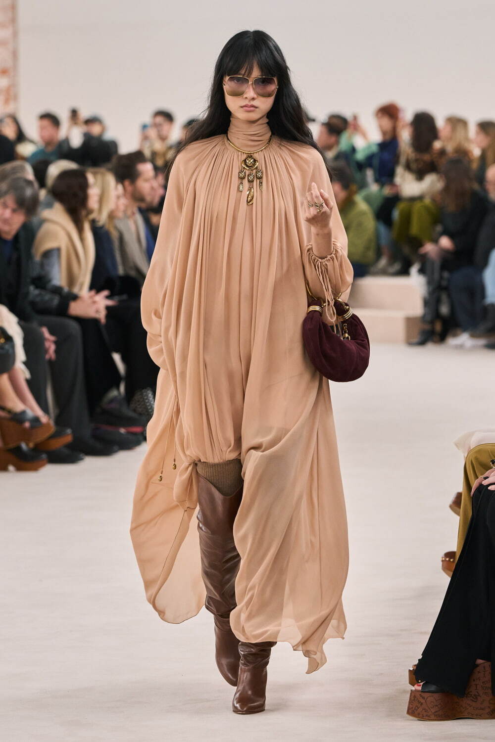 クロエ(Chloé) 2024-25年秋冬ウィメンズコレクション  - 写真16