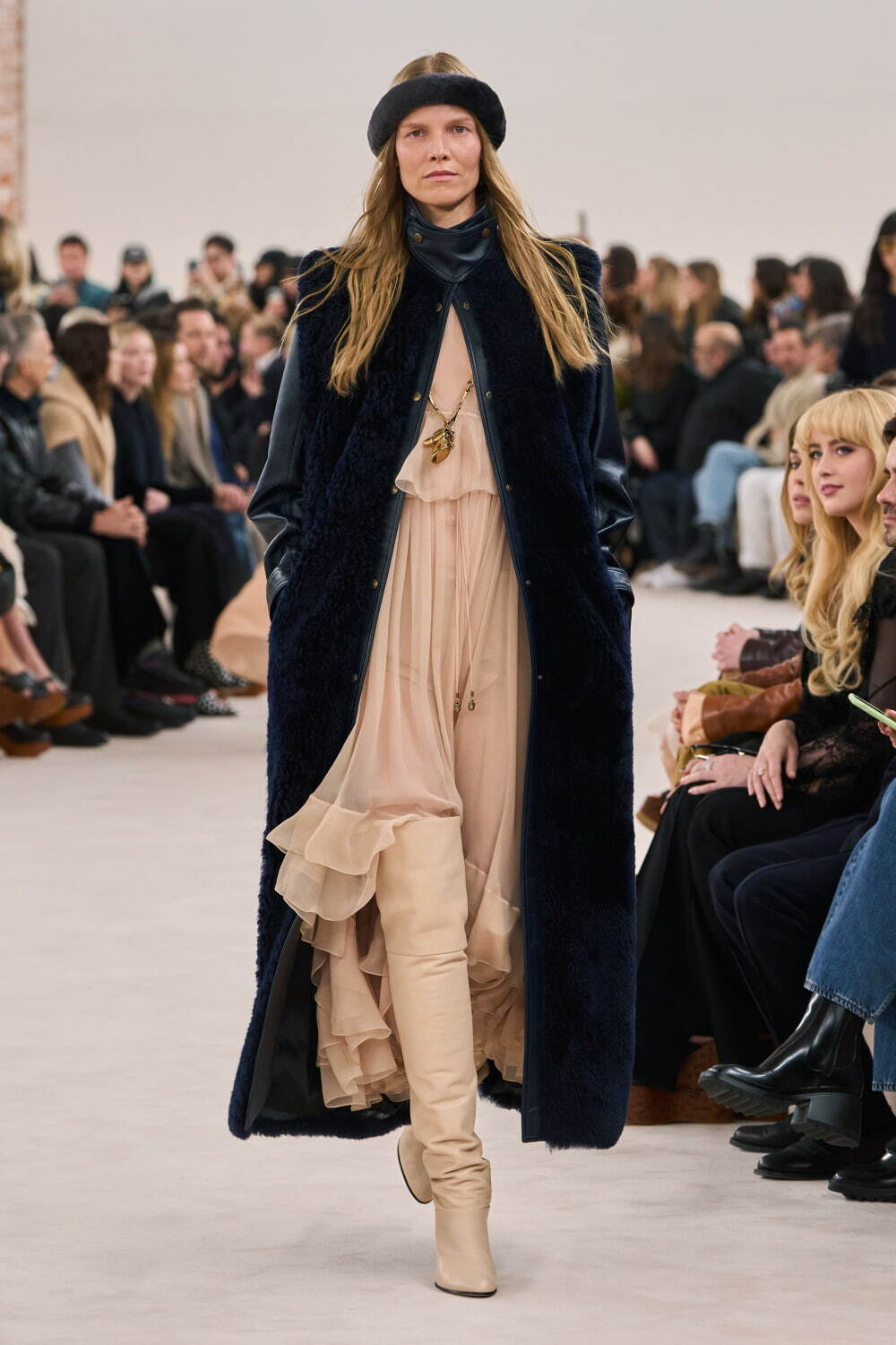 クロエ(Chloé) 2024-25年秋冬ウィメンズコレクション  - 写真20