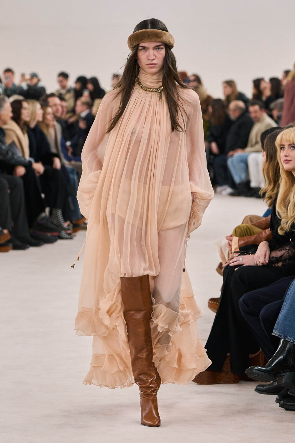 クロエ(Chloé) 2024-25年秋冬ウィメンズコレクション  - 写真50