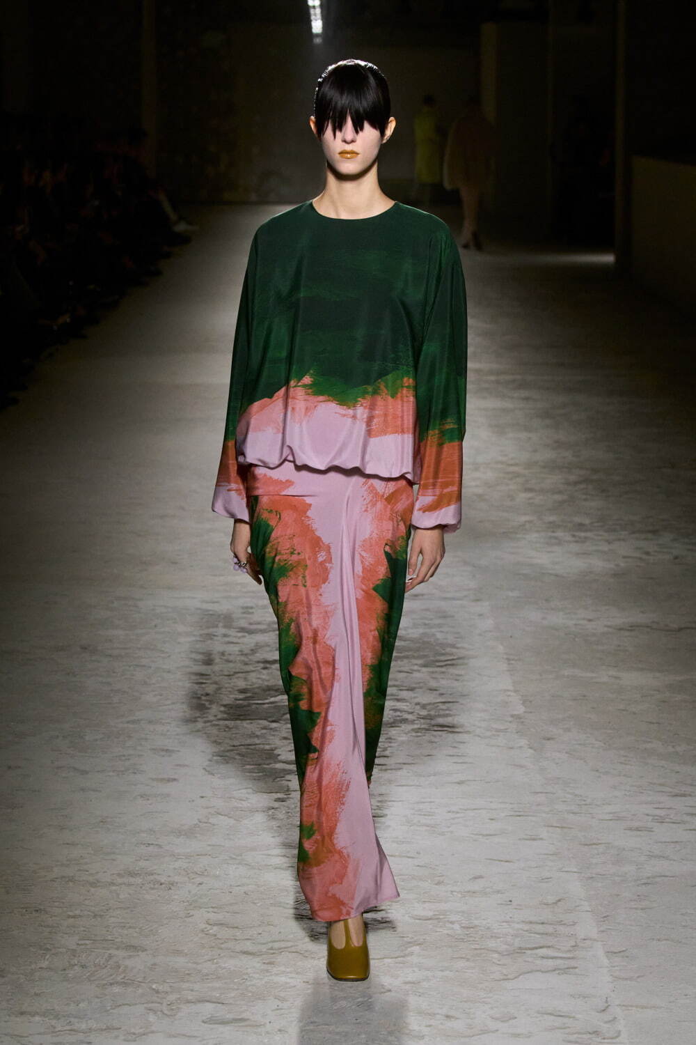 ドリス ヴァン ノッテン(DRIES VAN NOTEN) 2024-25年秋冬ウィメンズコレクション  - 写真29