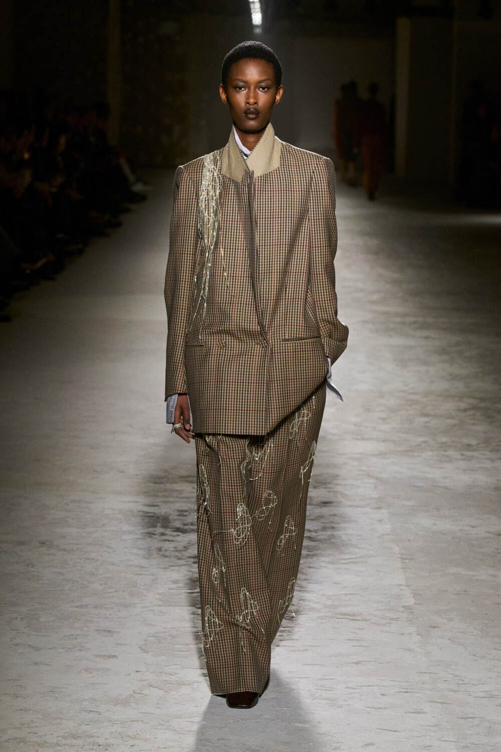 ドリス ヴァン ノッテン(DRIES VAN NOTEN) 2024-25年秋冬ウィメンズコレクション  - 写真35