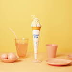 ジェラート ピケ カフェ“パステルカラー”のイースター限定クレープ、卵のような真ん丸クリームを添えて｜写真1