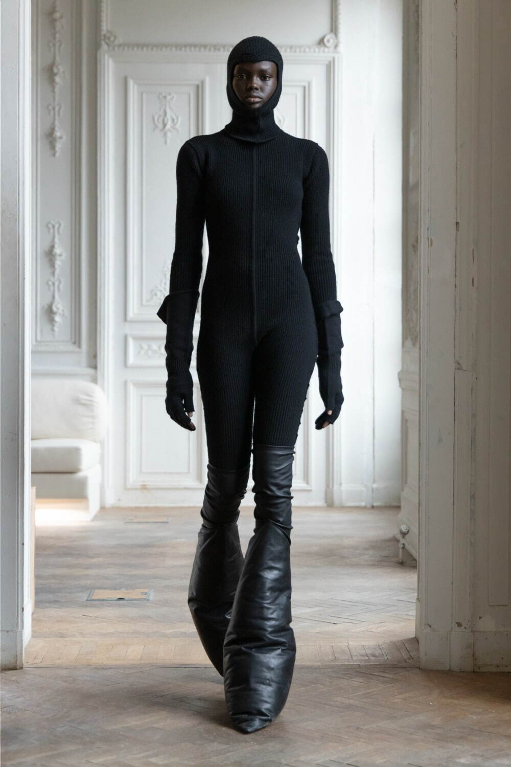 リック・オウエンス(Rick Owens) 2024-25年秋冬ウィメンズコレクション  - 写真1