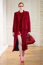 ジバンシィ 2024-25年秋冬ウィメンズコレクション - アーカイブとの対話、劇的なセンシュアリティ｜写真11