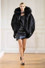 ジバンシィ 2024-25年秋冬ウィメンズコレクション - アーカイブとの対話、劇的なセンシュアリティ｜写真25