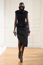 ジバンシィ 2024-25年秋冬ウィメンズコレクション - アーカイブとの対話、劇的なセンシュアリティ｜写真30