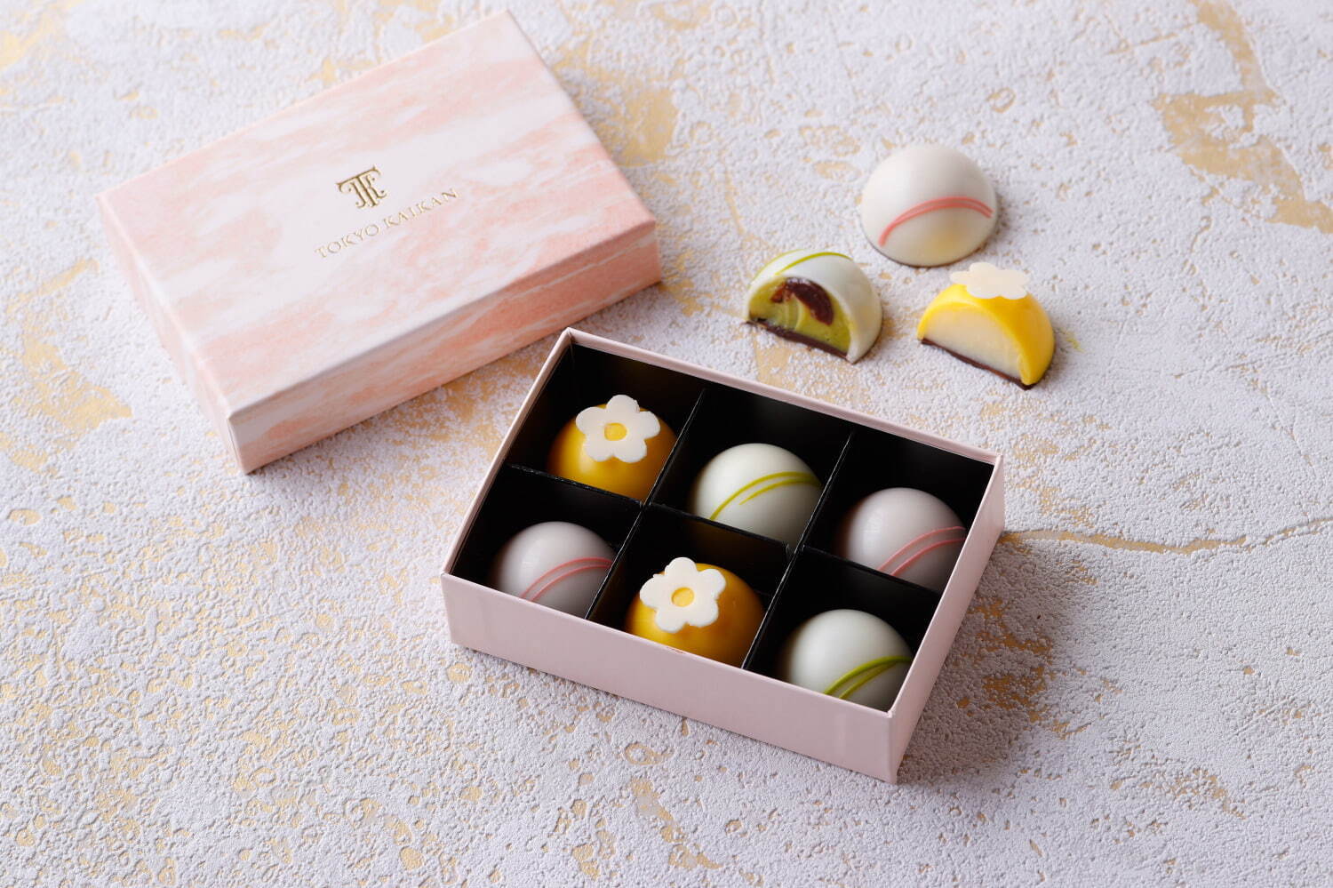 東京會舘24年ホワイトデー、“ピンクのハート型”チョコレートクッキーや水玉模様のパウンドケーキ｜写真11