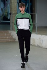 カルヴェン 2015年春夏メンズコレクション - 都会空間と広大な自然界の狭間に生きる少年｜写真5