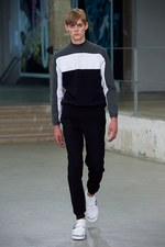 カルヴェン 2015年春夏メンズコレクション - 都会空間と広大な自然界の狭間に生きる少年｜写真7