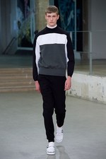 カルヴェン 2015年春夏メンズコレクション - 都会空間と広大な自然界の狭間に生きる少年｜写真8