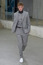 カルヴェン 2015年春夏メンズコレクション - 都会空間と広大な自然界の狭間に生きる少年｜写真12