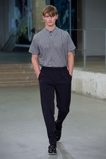 カルヴェン 2015年春夏メンズコレクション - 都会空間と広大な自然界の狭間に生きる少年｜写真13