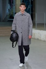 カルヴェン 2015年春夏メンズコレクション - 都会空間と広大な自然界の狭間に生きる少年｜写真14