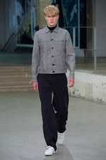 カルヴェン 2015年春夏メンズコレクション - 都会空間と広大な自然界の狭間に生きる少年｜写真16