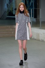 カルヴェン 2015年春夏メンズコレクション - 都会空間と広大な自然界の狭間に生きる少年｜写真20