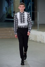 カルヴェン 2015年春夏メンズコレクション - 都会空間と広大な自然界の狭間に生きる少年｜写真29