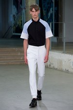 カルヴェン 2015年春夏メンズコレクション - 都会空間と広大な自然界の狭間に生きる少年｜写真33