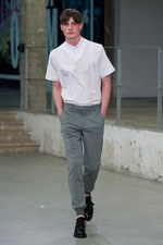 カルヴェン 2015年春夏メンズコレクション - 都会空間と広大な自然界の狭間に生きる少年｜写真38