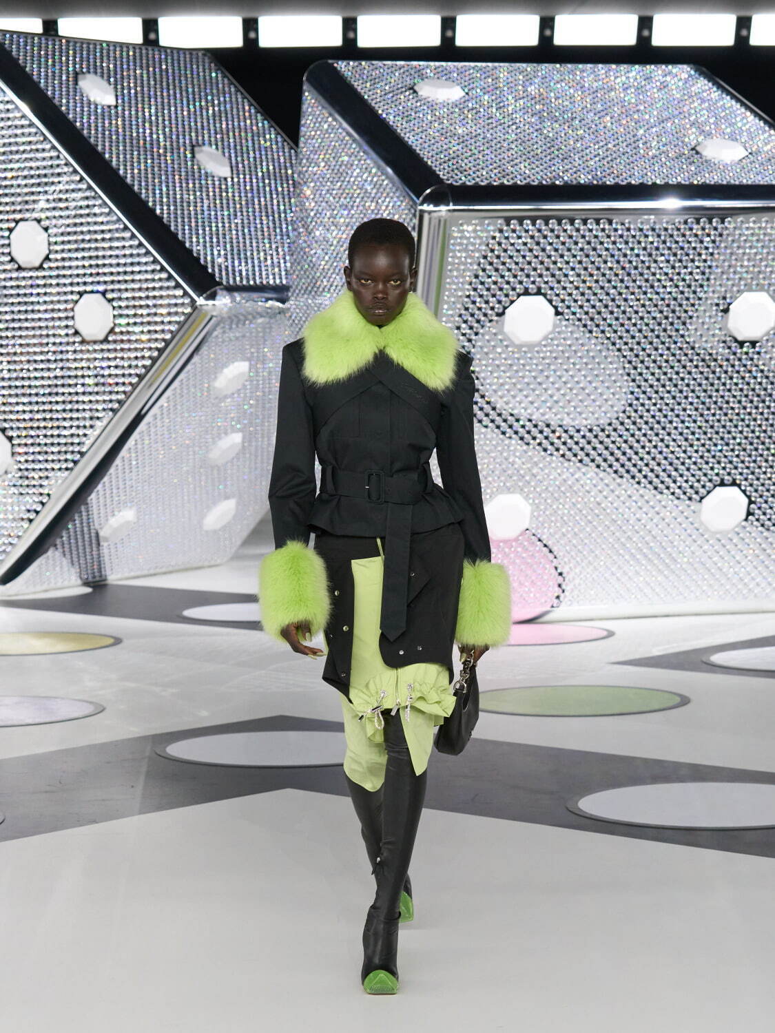 オフ-ホワイト  2024-25年秋冬<span>コレクション</span> - 写真1