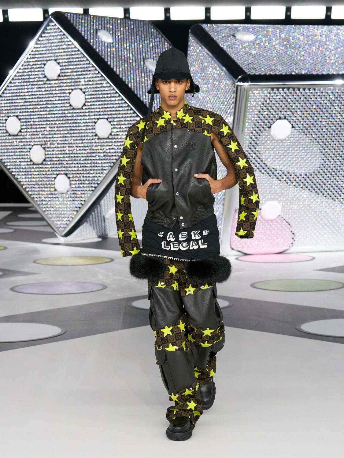 オフ-ホワイト  2024-25年秋冬<span>コレクション</span> - 写真32