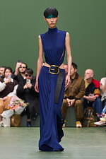 ロエベ 2024年秋冬ウィメンズコレクション - 由緒の研究、テーラリングとクチュールの融合｜写真2