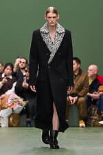 ロエベ 2024年秋冬ウィメンズコレクション - 由緒の研究、テーラリングとクチュールの融合｜写真4