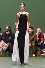 ロエベ 2024年秋冬ウィメンズコレクション - 由緒の研究、テーラリングとクチュールの融合｜写真26