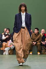 ロエベ 2024年秋冬ウィメンズコレクション - 由緒の研究、テーラリングとクチュールの融合｜写真34