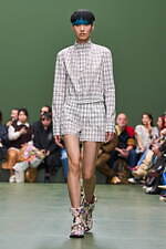 ロエベ 2024年秋冬ウィメンズコレクション - 由緒の研究、テーラリングとクチュールの融合｜写真35